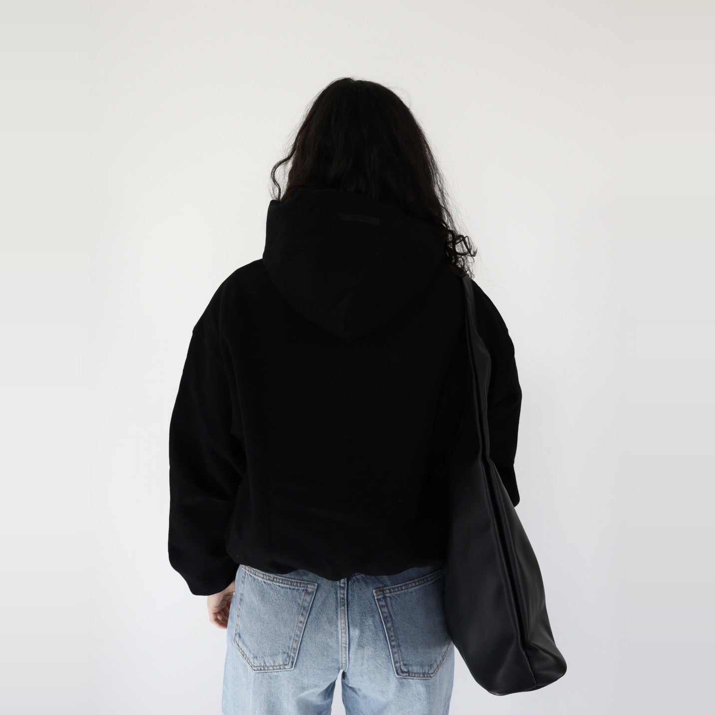 Fear of God Essentials NBA S24 Hoodie Black - PIKASTORE-Clothing-Fear of God-pikastore.cz