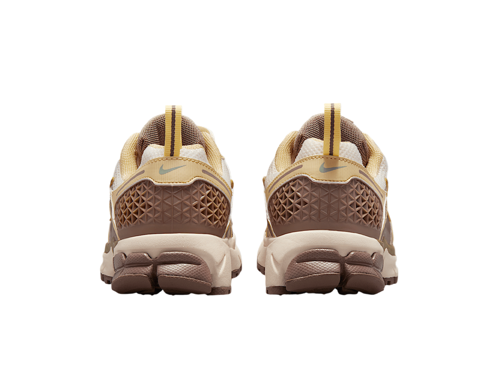Nike Vomero 5 GS Pale Ivory Mink Brown – boty – fotka 4 z 5