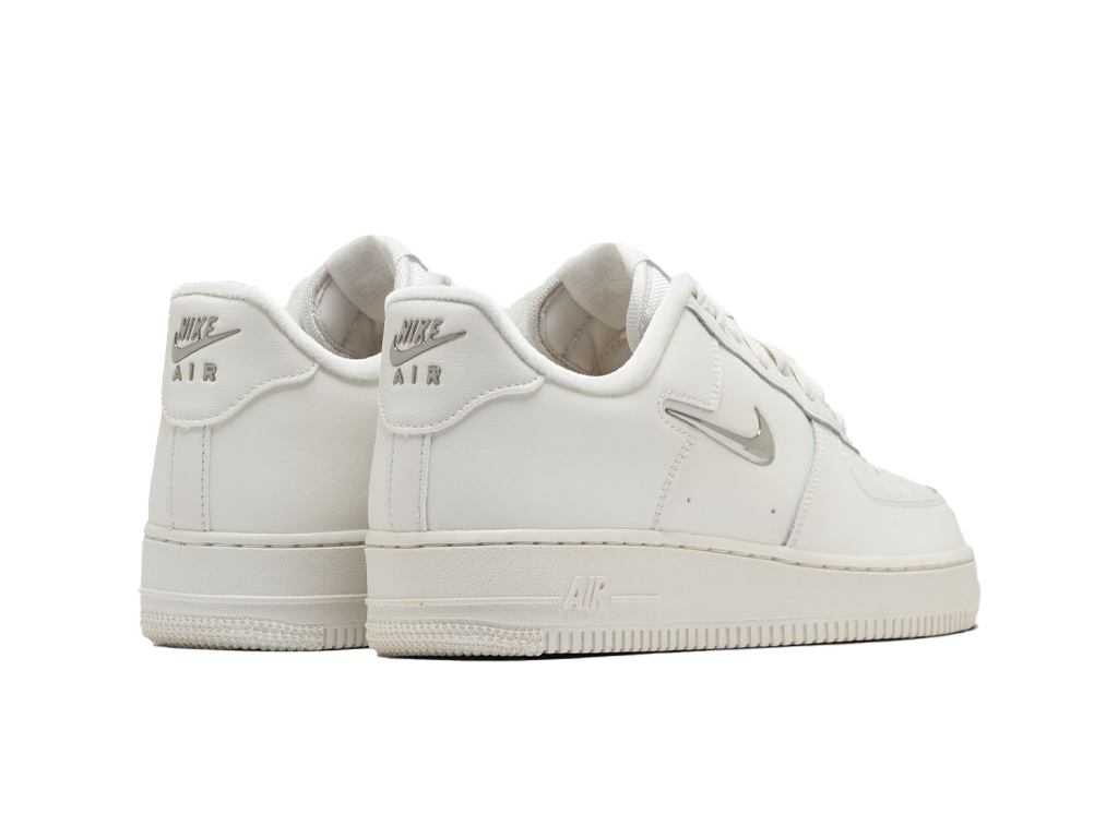 Nike Wmns Air Force 1 Chrome Swoosh – tenisky – fotka 4 z 5