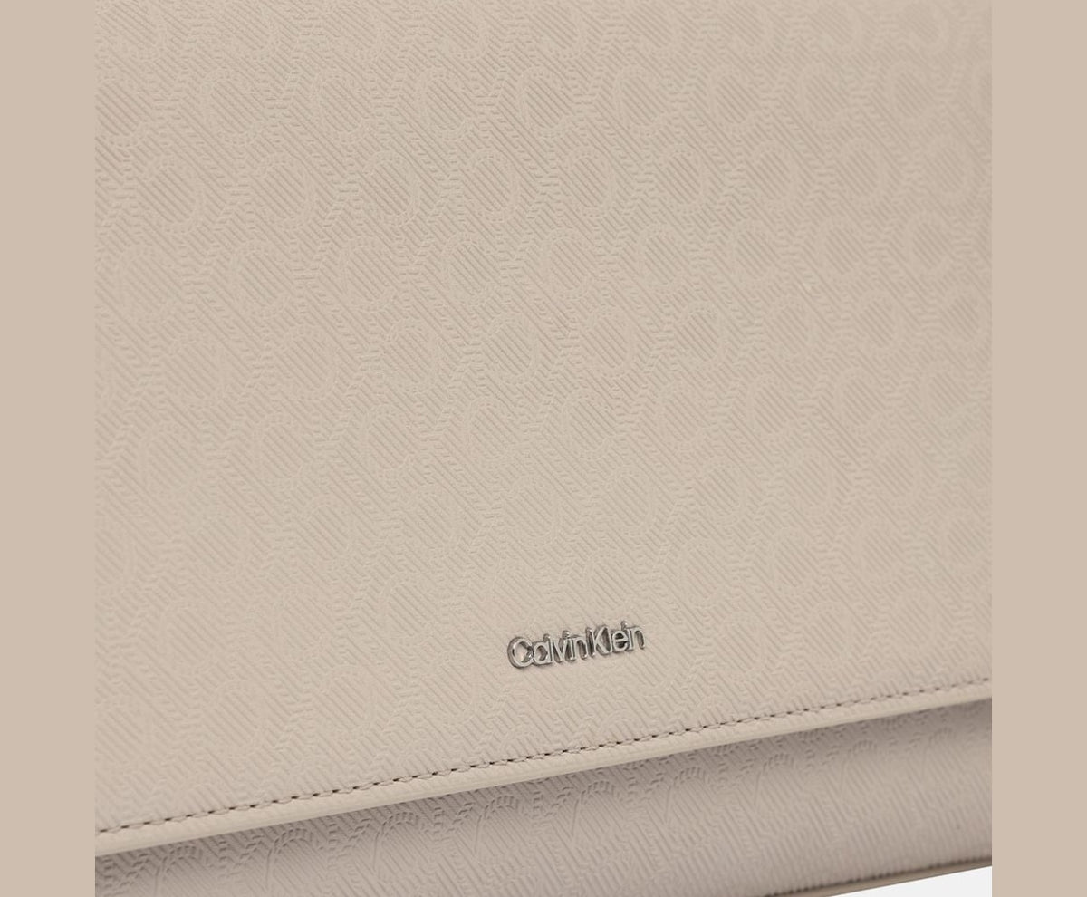 Calvin Klein Cross-body bag Brown – taška – fotka 2 z 5