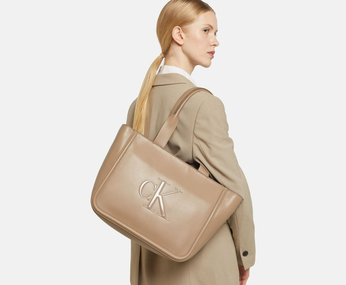Calvin Klein Tote Bag Taupe – bolso – foto 5 de 5