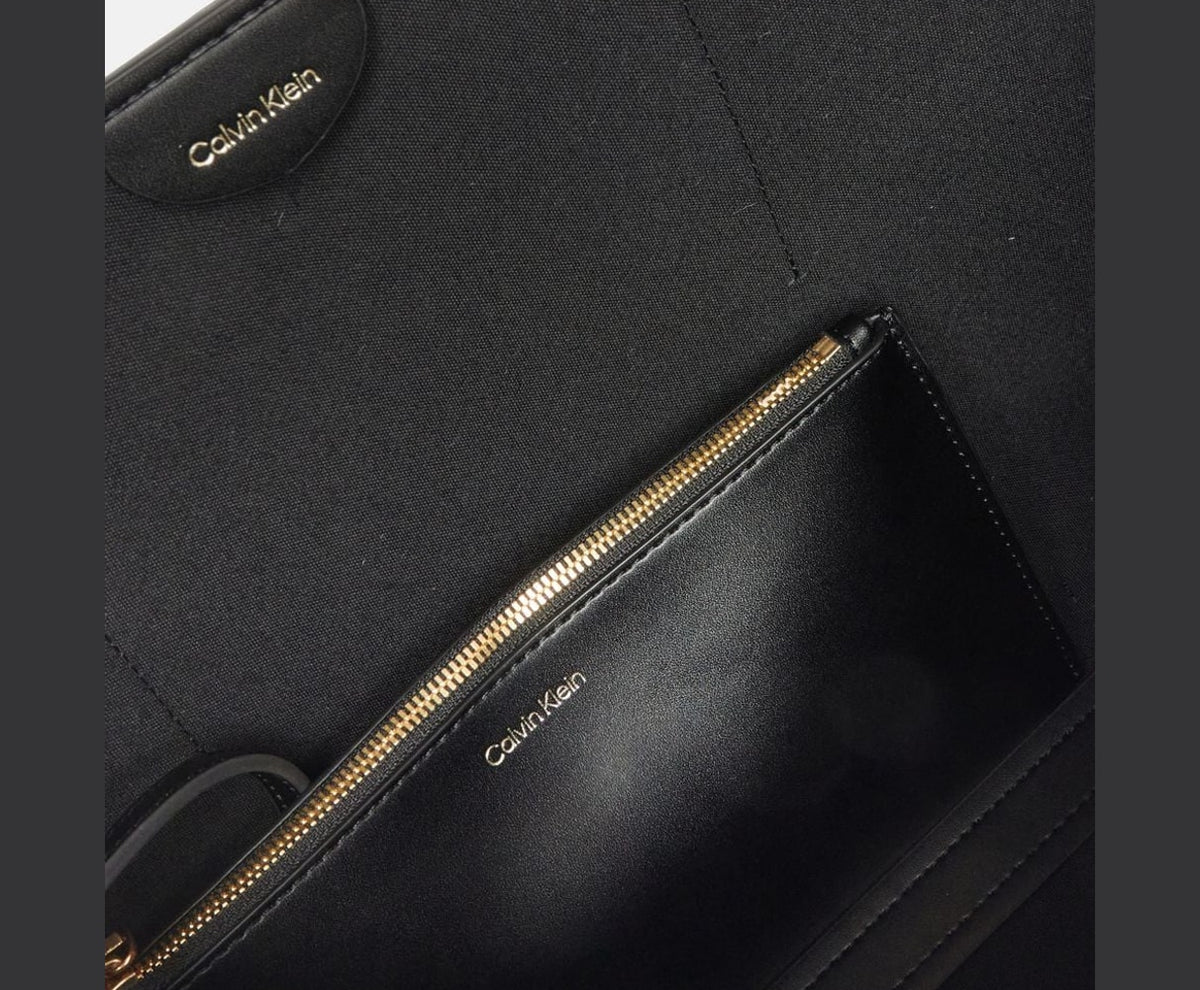 Calvin Klein Handbag & Pouch Black – accessoarer – foto 3 av 5