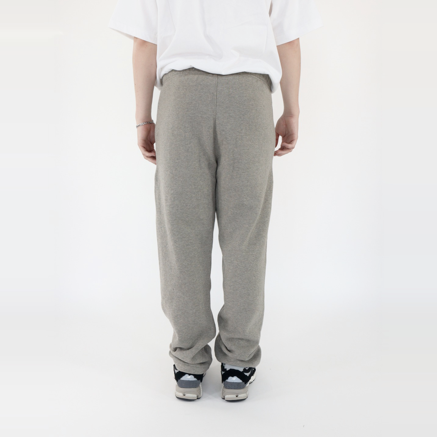 Fear of God Essentials S22 Relaxed Sweatpants Dark Oatmeal - PIKASTORE-Clothing-Fear of God-pikastore.cz
