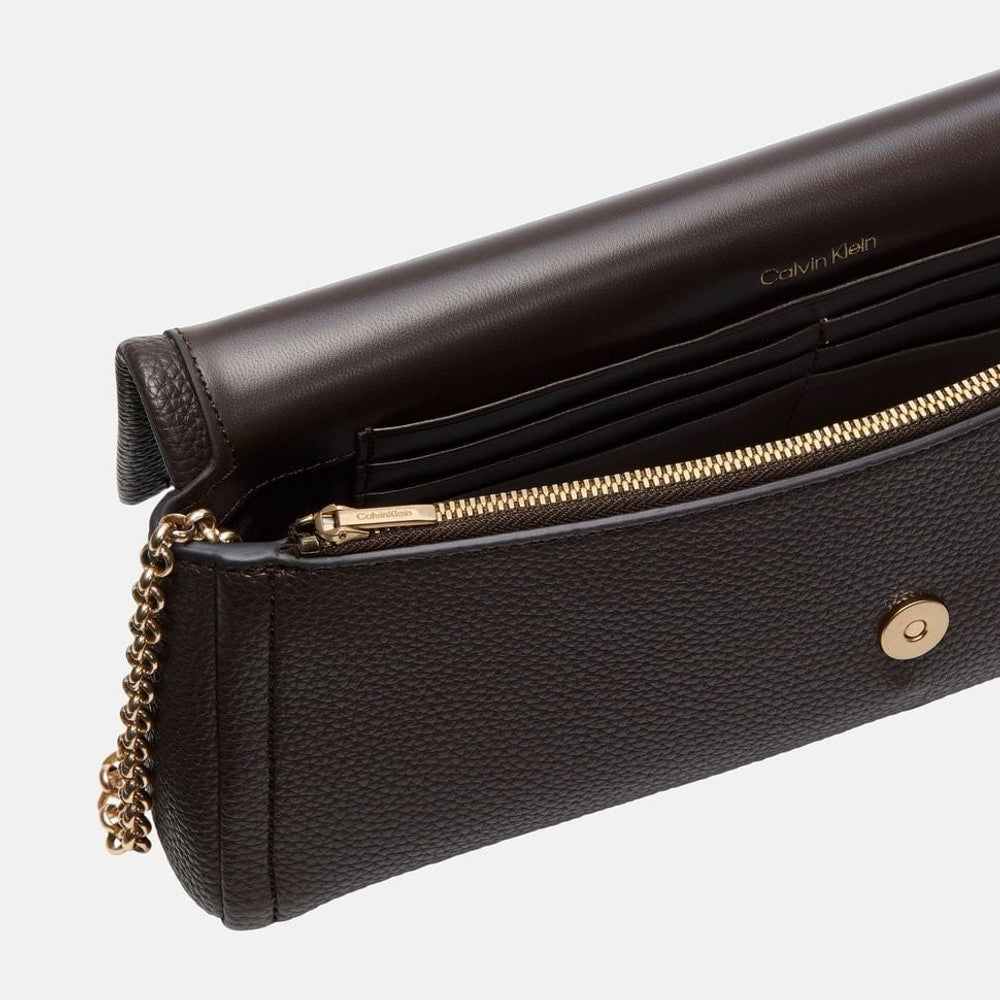 Calvin Klein Cross-body bag Emblem Dark Brown – torba – fotografija 3 od 3