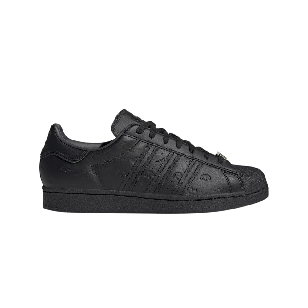 adidas Superstar Allover Debossed Trefoils - Black – chaussures, noir